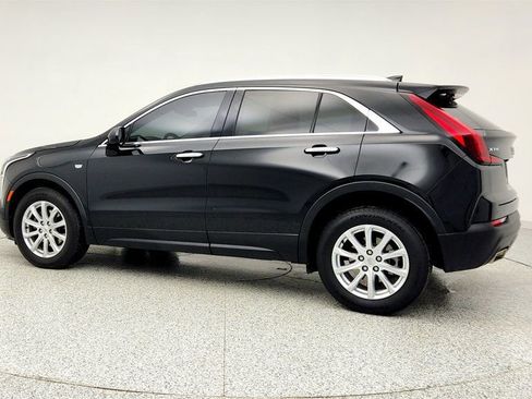 Used 2023 Cadillac XT4 Luxury w/ Cold Weather Package image 7
