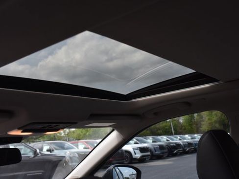 Used 2023 Nissan Rogue Platinum image 18