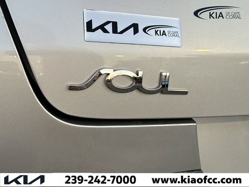 Used 2021 Kia Soul LX image 11