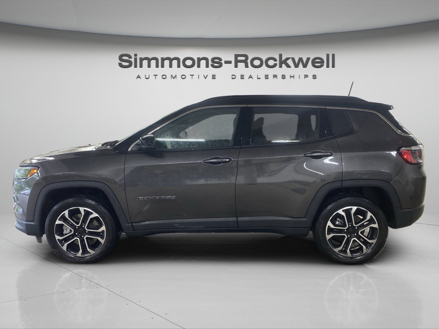 Used 2024 Jeep Compass Limited AWD/4WD image 2