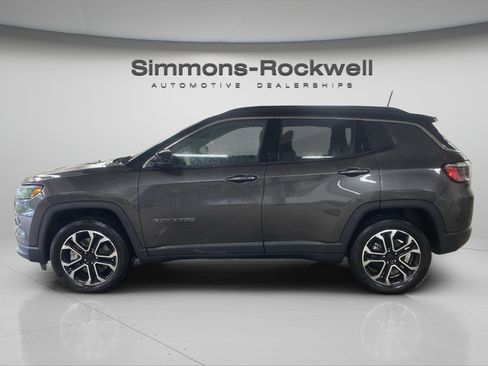 Used 2024 Jeep Compass Limited AWD/4WD image 2