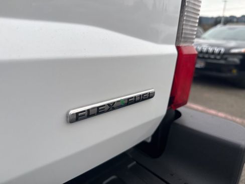 Used 2019 Ford F250 XLT w/ Camper Package image 11