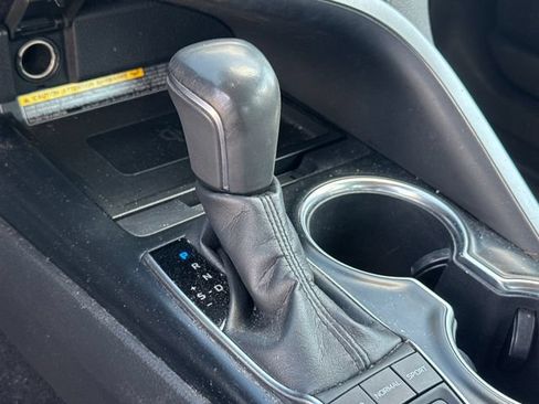 Used 2019 Toyota Camry XLE w/ Driver Assist Package FWD image 15