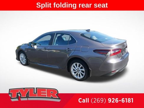 Used 2021 Toyota Camry LE FWD image 5