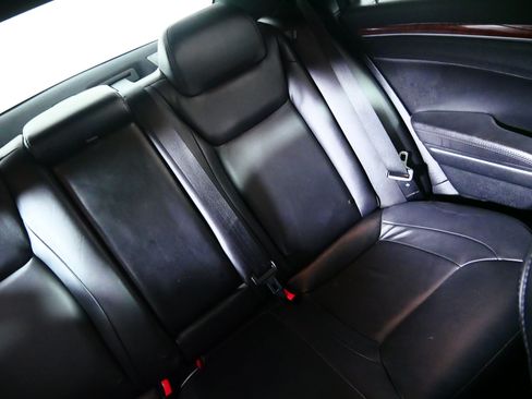 Used 2014 Chrysler 300 AWD w/ Driver Convenience Group image 14