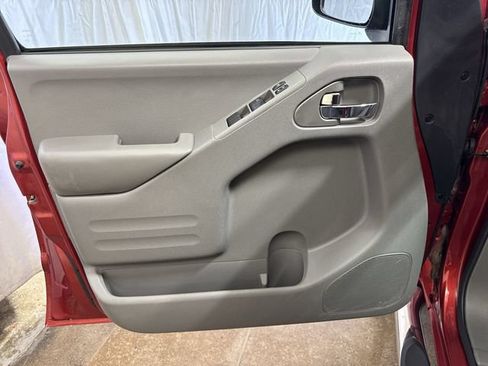 Used 2016 Nissan Frontier SV w/ SV Value Truck Package AWD/4WD image 21