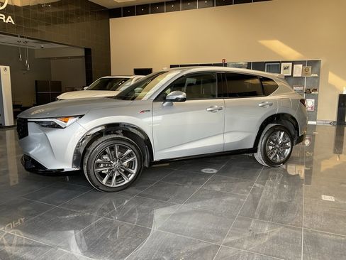 Certified 2025 Acura ADX A-Spec image 4