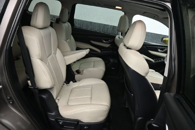 Used 2021 Subaru Ascent Limited w/ Technology Package AWD/4WD image 9
