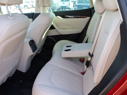 Used 2020 Maserati Levante S GranLusso image 26