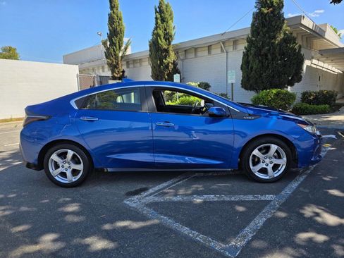 Used 2018 Chevrolet Volt LT image 6