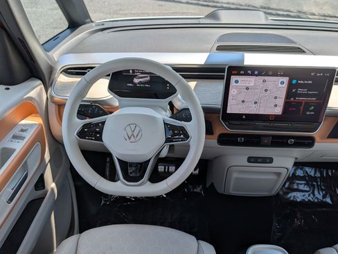 Used 2025 Volkswagen ID. Buzz Pro S Plus RWD image 19
