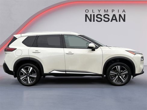 Used 2023 Nissan Rogue SL w/ SL Premium Package image 6