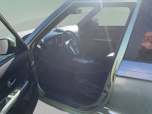 Used 2012 Kia Soul + image 8