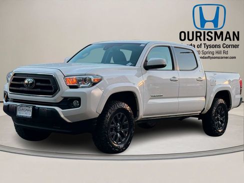 Used 2023 Toyota Tacoma SR5 AWD/4WD image 2