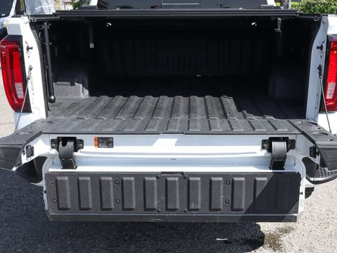 Used 2023 GMC Sierra 1500 AT4 w/ Technology Package AWD/4WD image 10