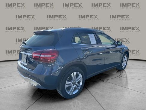 Used 2020 Mercedes-Benz GLA 250 4MATIC w/ Premium Package image 5