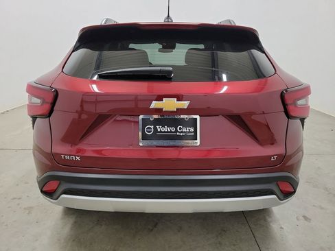 Used 2025 Chevrolet Trax LT image 6