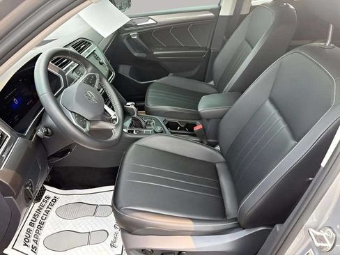 Certified 2023 Volkswagen Tiguan SE AWD/4WD image 5