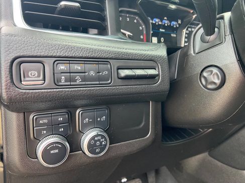 Used 2021 GMC Yukon XL Denali image 9