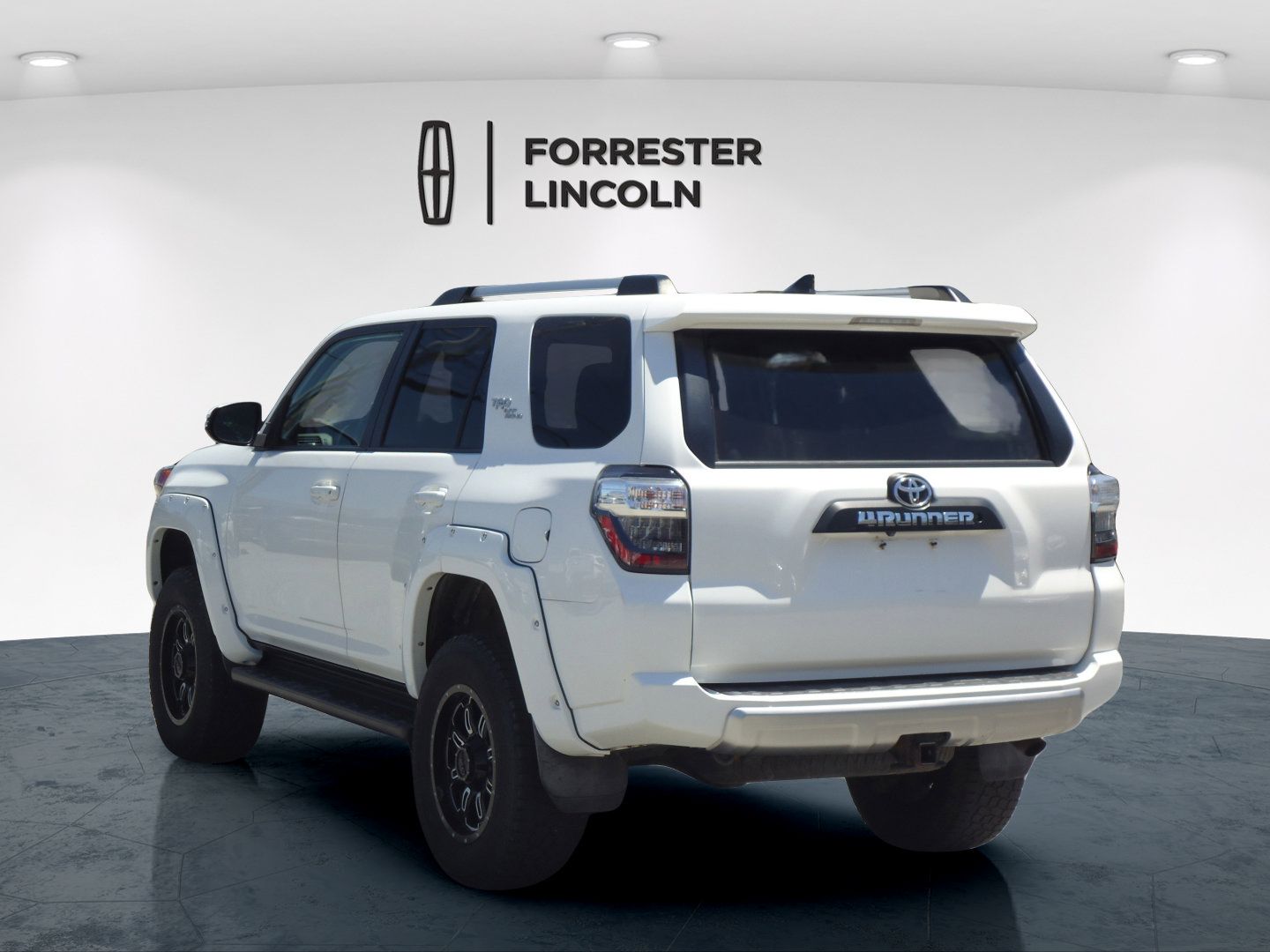 Used 2018 Toyota 4Runner TRD Off-Road Premium AWD/4WD image 5