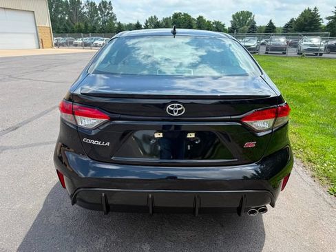 Used 2025 Toyota Corolla SE w/ Convenience Package FWD image 2