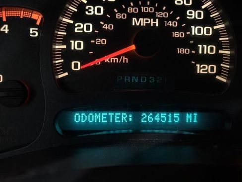 Used 2004 GMC Sierra 2500 SLT w/ Heavy-Duty Power Package AWD/4WD image 21