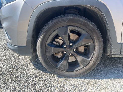 Used 2021 Jeep Cherokee Latitude Plus image 7