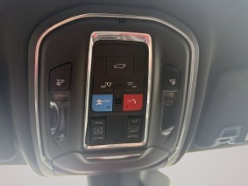 Used 2022 Jeep Grand Cherokee Altitude image 32