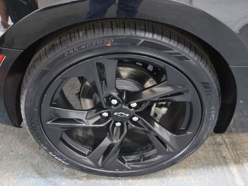 Used 2023 Chevrolet Camaro LT RWD image 31