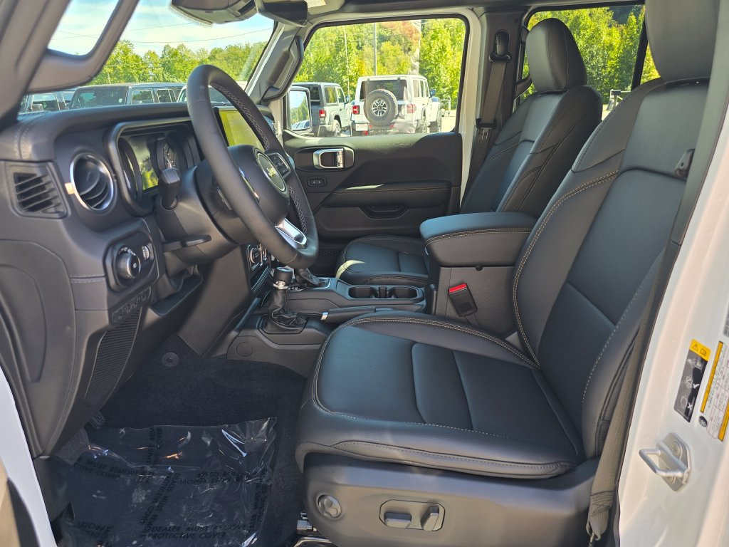 New 2027 Jeep Wrangler Unlimited Sahara AWD/4WD image 4