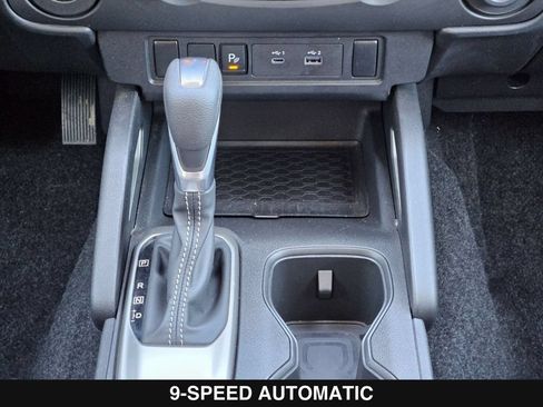 Used 2025 Nissan Frontier SV RWD image 21