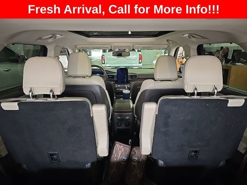 Used 2020 Ford Explorer Platinum w/ Premium Technology Package AWD/4WD image 23