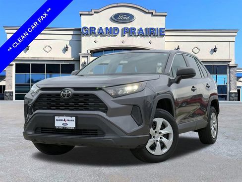 Used 2022 Toyota RAV4 LE image 1