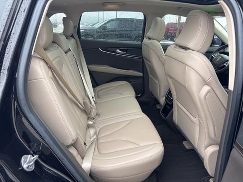 Used 2022 Lincoln Nautilus Reserve image 14