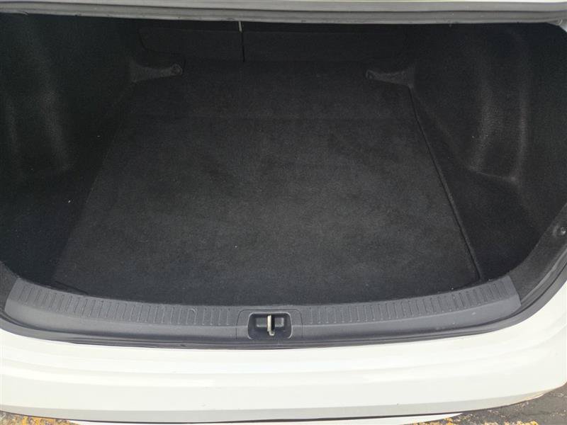 Used 2020 Toyota Corolla L FWD image 11