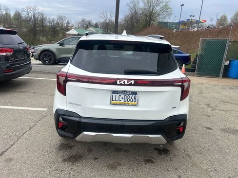 Used 2024 Kia Seltos EX image 5