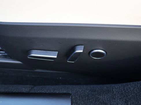 Used 2021 Tesla Model S Plaid image 33