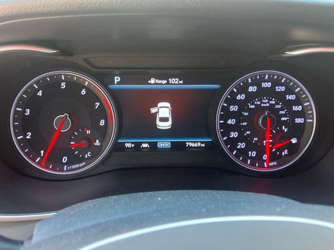 Used 2019 Genesis G70 2.0T Advanced w/ Sport Package RWD image 5