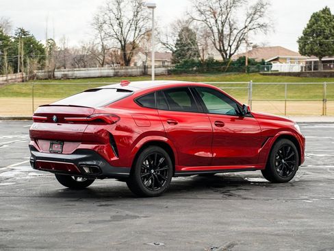 Used 2023 BMW X6 xDrive40i w/ M Sport Package image 5