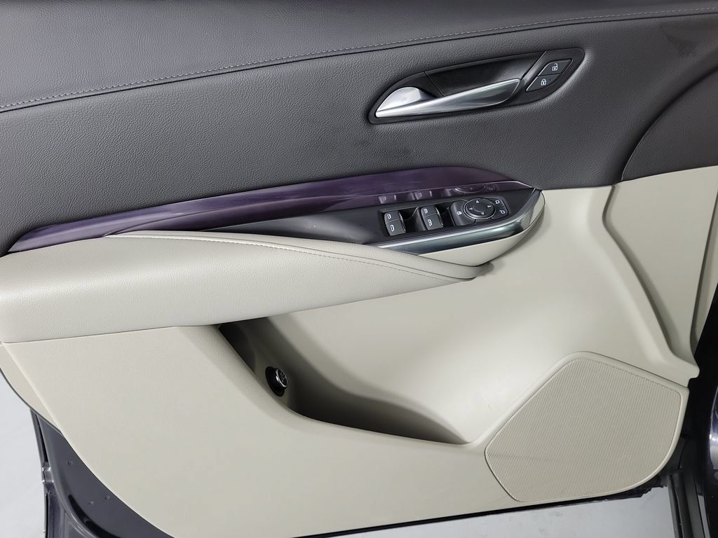 Certified 2023 Cadillac XT4 Luxury FWD image 19