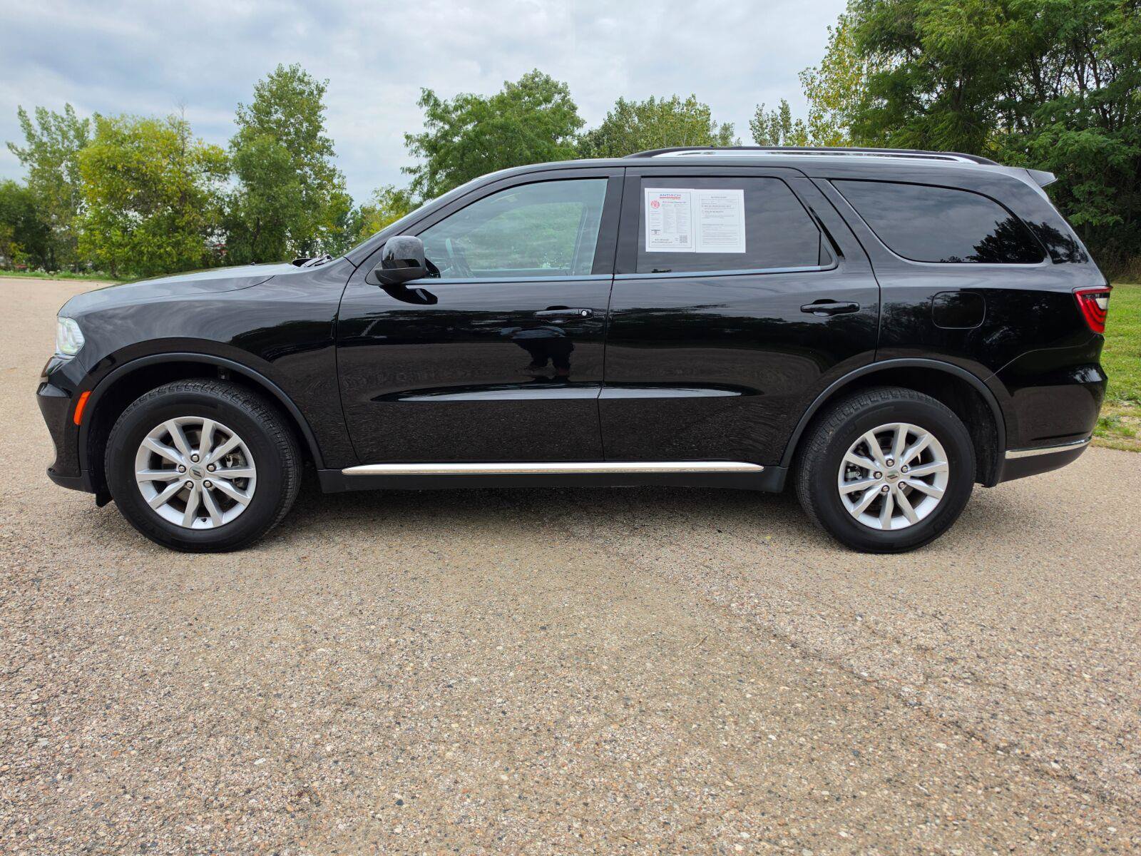 Used 2023 Dodge Durango SXT AWD/4WD image 6