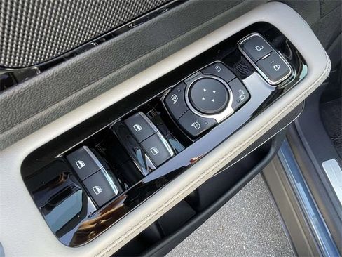 New 2026 Lincoln Aviator AWD image 12