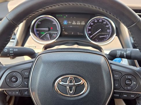 Used 2018 Toyota Camry XLE w/ Audio Package FWD image 19