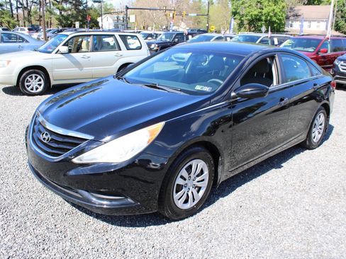 Used 2011 Hyundai Sonata GLS FWD image 2