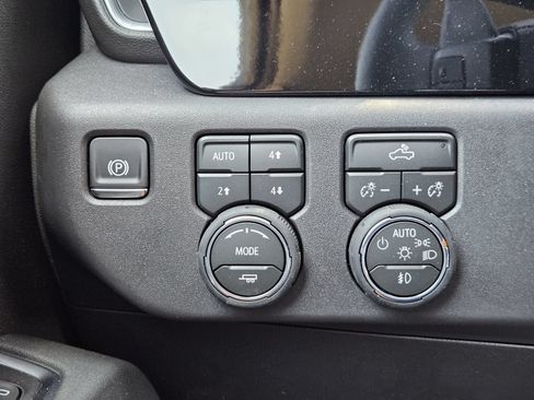 New 2026 Chevrolet Silverado 1500 LT Trail Boss w/ LPO, Dark Essentials Package AWD/4WD image 24