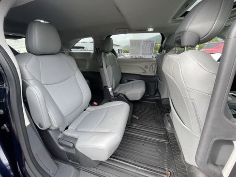 Used 2023 Toyota Sienna XLE image 39
