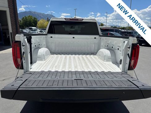 Used 2023 GMC Sierra 1500 SLT w/ SLT Premium Package AWD/4WD image 13