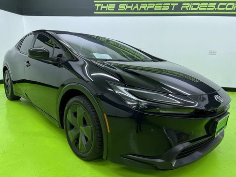 Used 2023 Toyota Prius LE FWD image 2