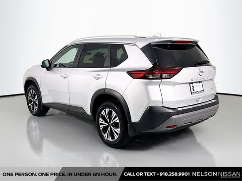 Used 2023 Nissan Rogue SV w/ SV Premium B Package FWD image 7