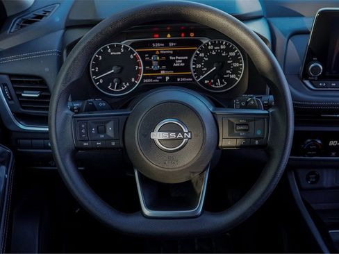 Used 2024 Nissan Rogue SV image 24